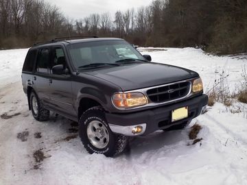 Bản nâng cấp Ford Explorer 1999