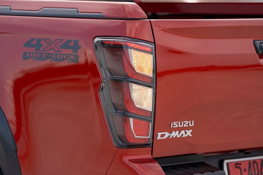 Đèn hậu Isuzu D-Max 2025 hiện đại hơn với thiết kếLED 3 tầng mới