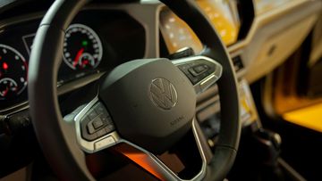 Nội thất Volkswagen T-Cross 2023 lôi cuốn hơn với vô lăng thể thao dạng đáy phẳng D-cut