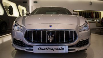 Cụm tản nhiệt hàm cá mập quen thuộc của hãng