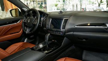 Không gian nội thất của Maserati Levante 2024 được thiết kế khá tinh tế