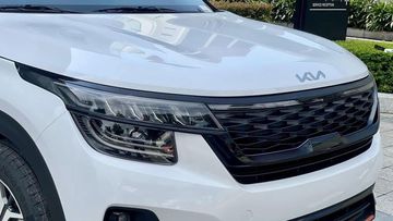 Từ phiên bản Premium trở đi được đầu tư mạnh tay với cụm đèn full-LED cung cấp hiệu suất chiếu sáng vượt trội hơn