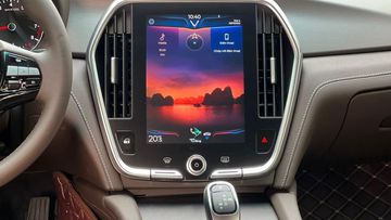 Màn hình cảm ứng trung tâm kích thước lớn 10.4 inch