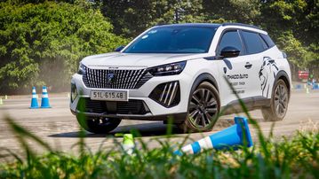 Với giá bán từ 829 – 899 triệu đồng, Peugeot 2008 2025 không phải là dòng xe phù hợp với số đông khách hàng.