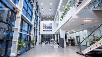 Khu vực trưng bày sảnh được thiết kế hiện đại với không khí dễ chịu