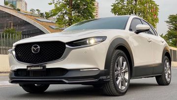 Mazda CX-30 2024 đem đến vẻ ngoài tinh tế, hiện đại và sống động nhờ sự biến đổi liên tục của ánh sáng khi xe di chuyển