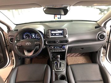 Tổng thể khoang lái của Hyundai Kona 2023