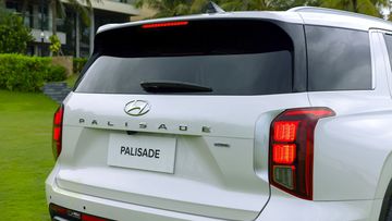 Hyundai Palisade 2024 rất hiện đại với đèn hậu LED ba tầng