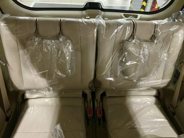 Hàng ghế cuối gồm 2 ghế ngồi cỡ lớn