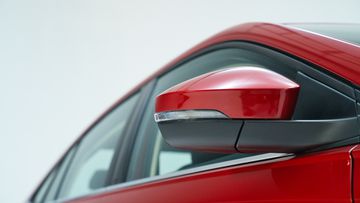 Gương chiếu hậu Volkswagen Virtus 2023 góc cạnh với đầy đủ tính năng quan trọng