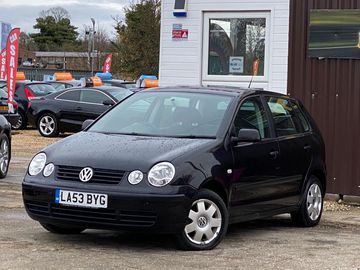 Volkswagen Polo thế hệ thứ 4 được khách hàng tin tưởng rất nhiều