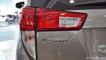 Danh gia so bo xe Toyota Innova 2020