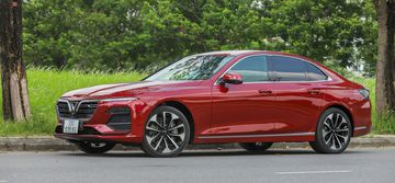 VinFast Lux A2.0 2022 có giá giảm gần 300 triệu đồng