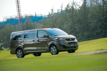 Peugeot Traveller lăn bánh tại Việt Nam