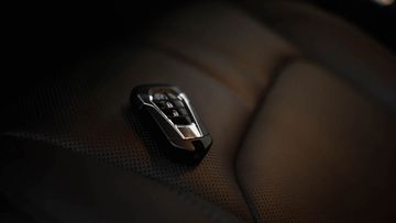 Mazda BT-50 2023 được trang bị chìa khóa thông minh hiện đại và tiện ích