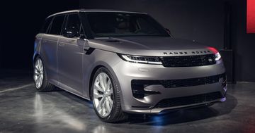 Thiết kế đầu xe hầm hố và mạnh mẽ của Land Rover Range Rover Sport 2024