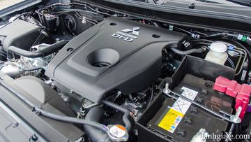 Mitsubishi Triton 2021 sử dụng động cơ 2.4L Diesel DI-D, dug tích lớn hơn nhưng sức mạnh yếu hơn