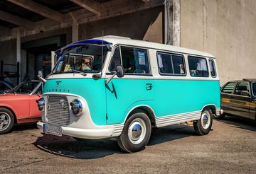 Ford Transit trở thành cơn sốt trong lần đầu ra mắt