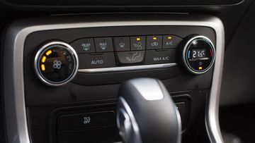 Núm xoay điều chỉnh quạt gió trên xe Ford Ecosport