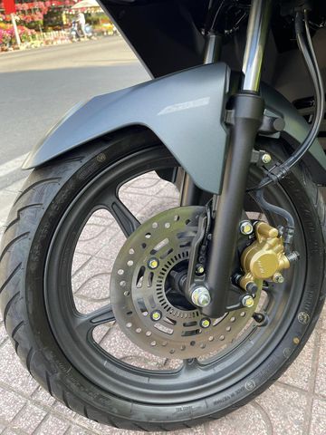 Bộ vành của Honda Air Blade 160 2024 vẫn có kích thước 14 inch, thiết kế 5 cánh quen thuộc