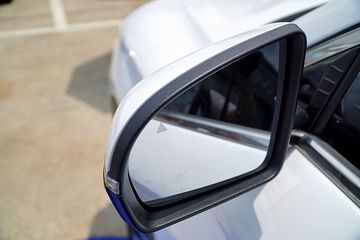 BYD Sealion 6 phiên bản Premium cao cấp hơn với tính năng cảnh báo điểm mù