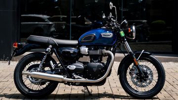 Bonneville T100 màu xanh mạ chrome