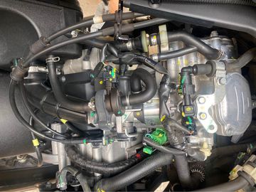 Vespa GTS Super 2023 mang đến cho người dùng 4 tùy chọn động cơ