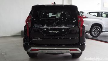 Đuôi xe Mitsubishi Pajero Sport 2021