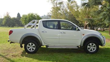 Mitsubishi Triton 2010 với các chi tiết nội thất được uốn vuông vức hơn