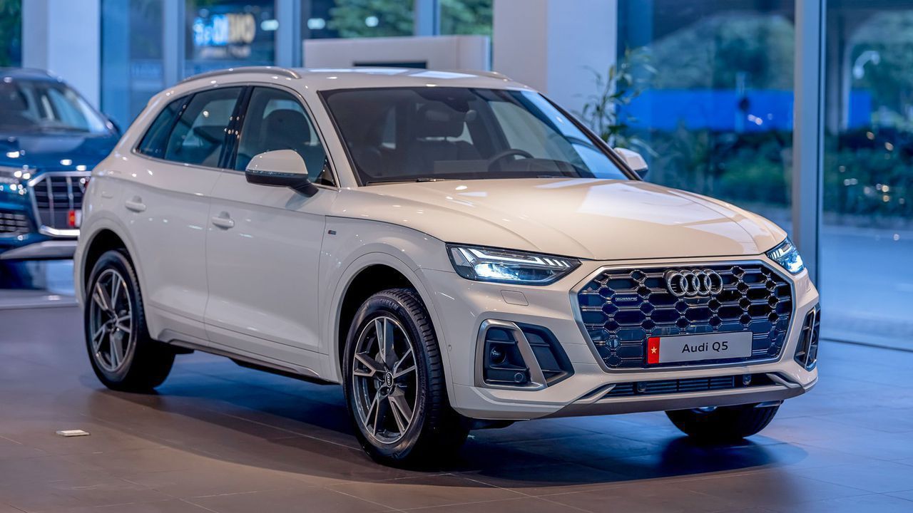 Audi Q5 2023 trình diện người dùng Việt vào ngày 18/05/2021 và ngay lập tức gây ấn tượng mạnh mẽ