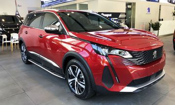 Peugeot 5008 là mẫu D-SUV có thiết kế độc đáo và thể thao