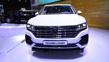Volkswagen Touareg 2023 cũng trang bị trang bị đèn IQ.Light LED Matrix phía trước khá hiện đại