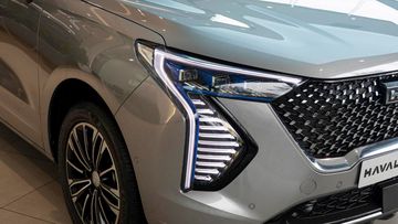 Haval Jolion 2025 trang bị cụm đèn pha LED thông minh và dải LED ban ngày hình chữ T tăng cường nhận diện