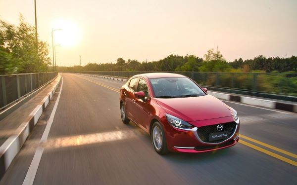 So sánh các phiên bản Mazda 2 2023: giá, màu sắc, thông số