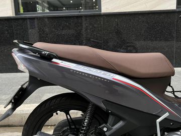 Phần yên Yamaha Jupiter 2023 đủ dài để người ngồi thoải mái