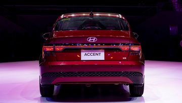 Đuôi xe Hyundai Accent 2024 cá tính hơn hẳn với cụm đèn hậu LED hình chữ H