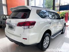 Tổng thể đuôi xe khá đơn giản