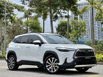 Toyota Corolla Cross 2023 đã mang đến một cái nhìn mới mẻ hơn, phá bỏ lối suy nghĩ về xe Toyota trước đây