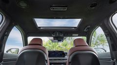 Cửa sổ trời có thể đóng mở dành cho hàng ghế trước