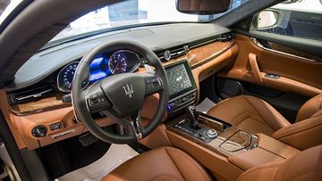Maserati Quattroporte 2024 sở hữu không gian nội thất sang trọng và đẳng cấp
