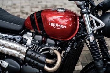 Tấm ốp mới có logo dập nổi