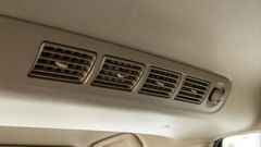 Cửa gió sau trên Mitsubishi Xpander AT có thiết kế tương tự đối thủ 