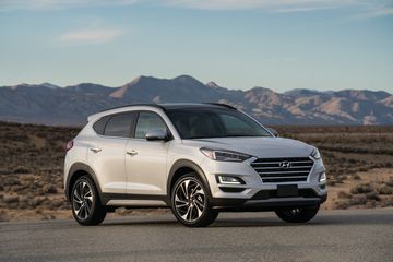 So sánh Hyundai Tucson 2020 và Mazda CX-5 2020 cho nhu cầu gia đình 1 uu nhuoc diem cua hyundai tucson 2019 2 185746