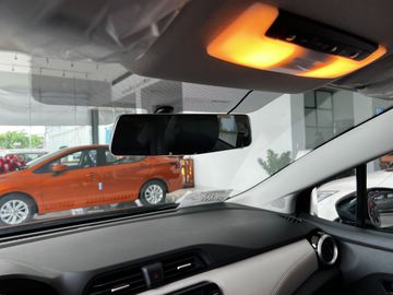 Các chuyên giá cũng đánh giá Nissan Almera 2023 cho tầm nhìn khá thoáng