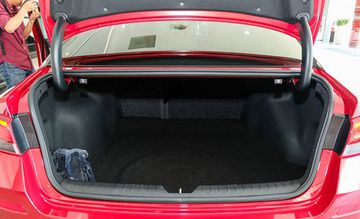 Khoang hành lý của Optima 2022 có dung tích 450 lít