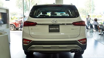 Đuôi xe Hyundai Santa Fe 2021


