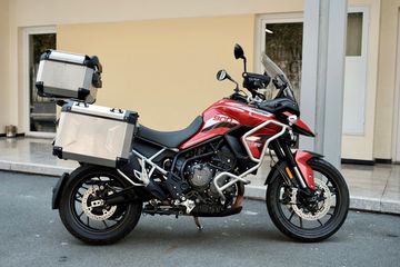 Triumph Tiger 900 GT Pro 2023 màu đỏ bóng