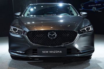 Mazda 6 2022 trang bị cụm đèn trước full LED trên 3 phiên bản