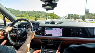 Porsche Cayenne 2024 còn nổi bật ở khả năng bảo vệ với các tính năng an toàn cao cấp