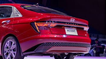 Đuôi xe Hyundai Accent 2024 thêm phần bắt mắt với họa tiết hoa văn kim cương